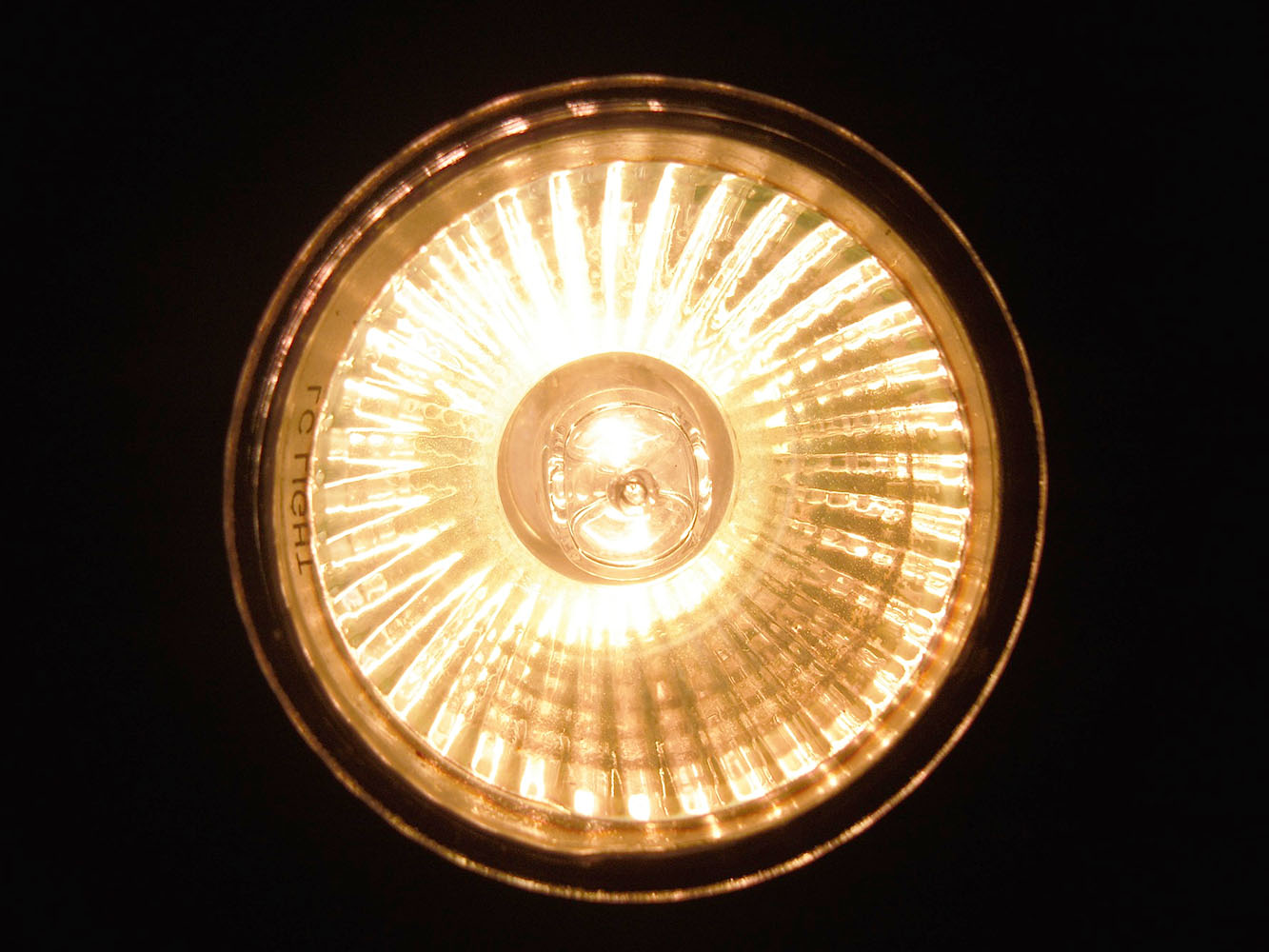 /wp-content/uploads/2024/08/Spotlight-Bulb-1333x1000-1.jpg